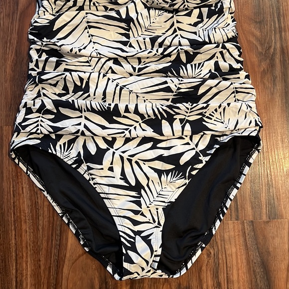 Bleu Rod Beattie Urban Oasis Bandeau One Piece - Picture 8 of 16